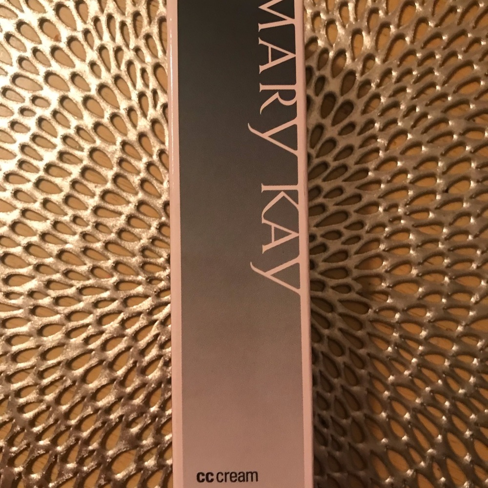 Mary Kay CC Cream Foundation (Dark)